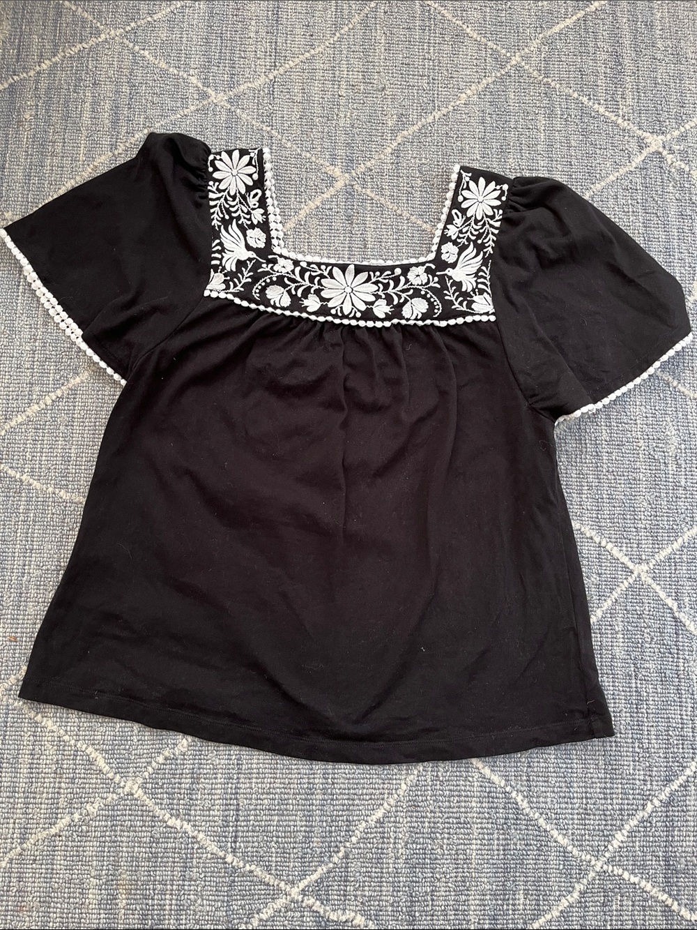 KATE SPADE S Black Embroidered Tee Flutter Sleeve Hummingbird 100% Cotton